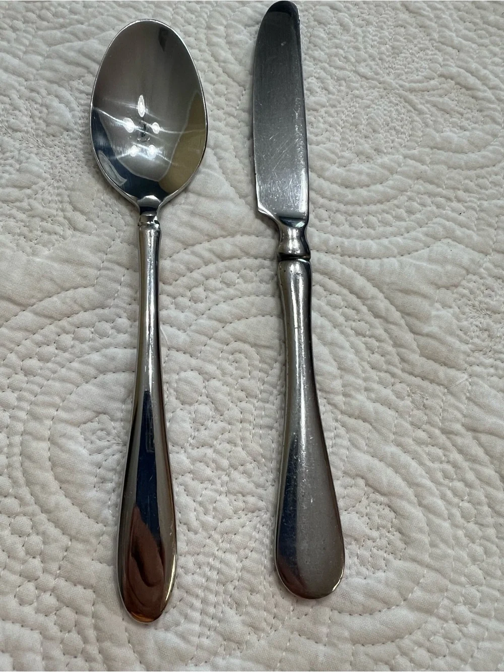 Oneida Vertex Dinner knife and Tablespoon